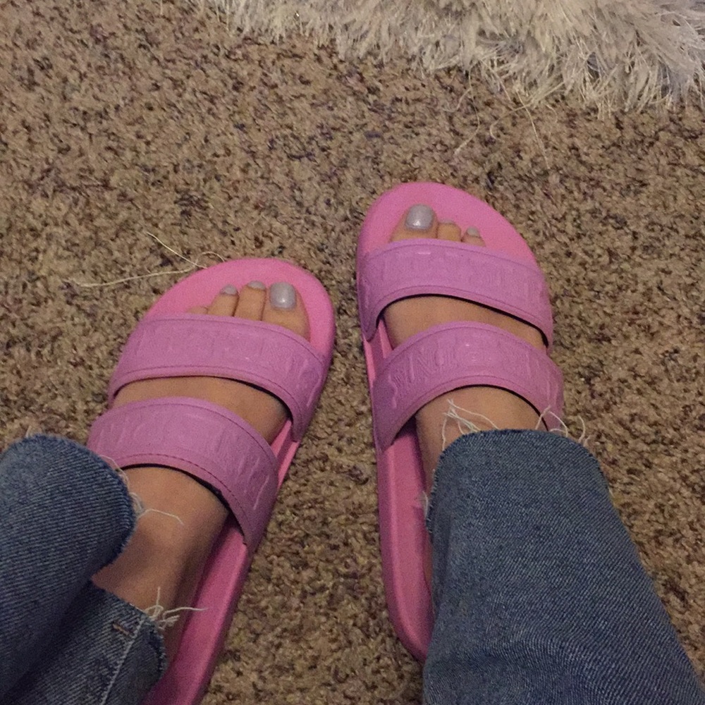 Victoria secret pink slides size 6